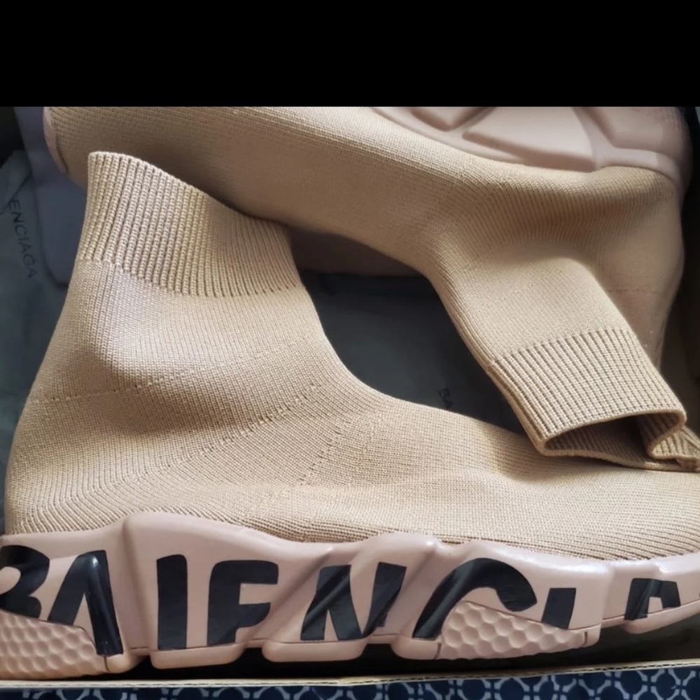 BNIB Balenciaga speed runners